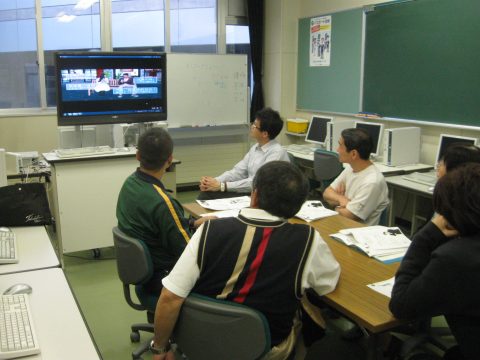 【画像】TVを使った授業風景