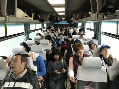 帰りのバスの車内