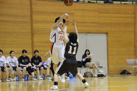 決勝　教育大学札幌校戦　鋭いパス