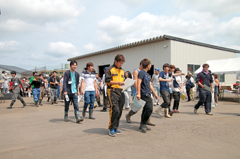 2年生はそれぞれ自分の持ち場に移動です