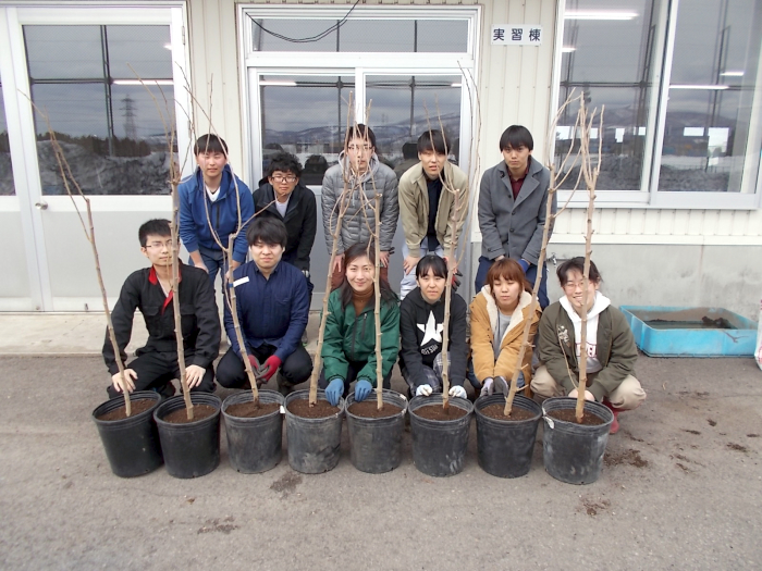 鉢植えが完成です。記念撮影