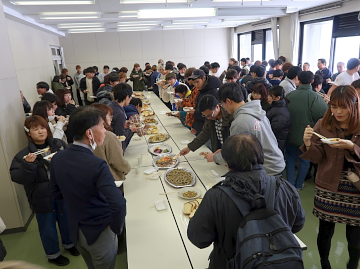 学生もお腹いっぱい食べました