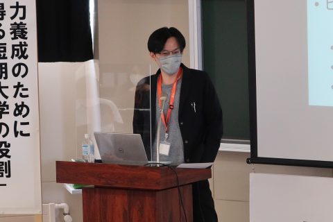 学内者に「本学躍進のヒント」を投じられた小林教授