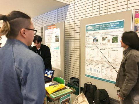 イネの生育センサーについて説明する、２年倉田涼真さん